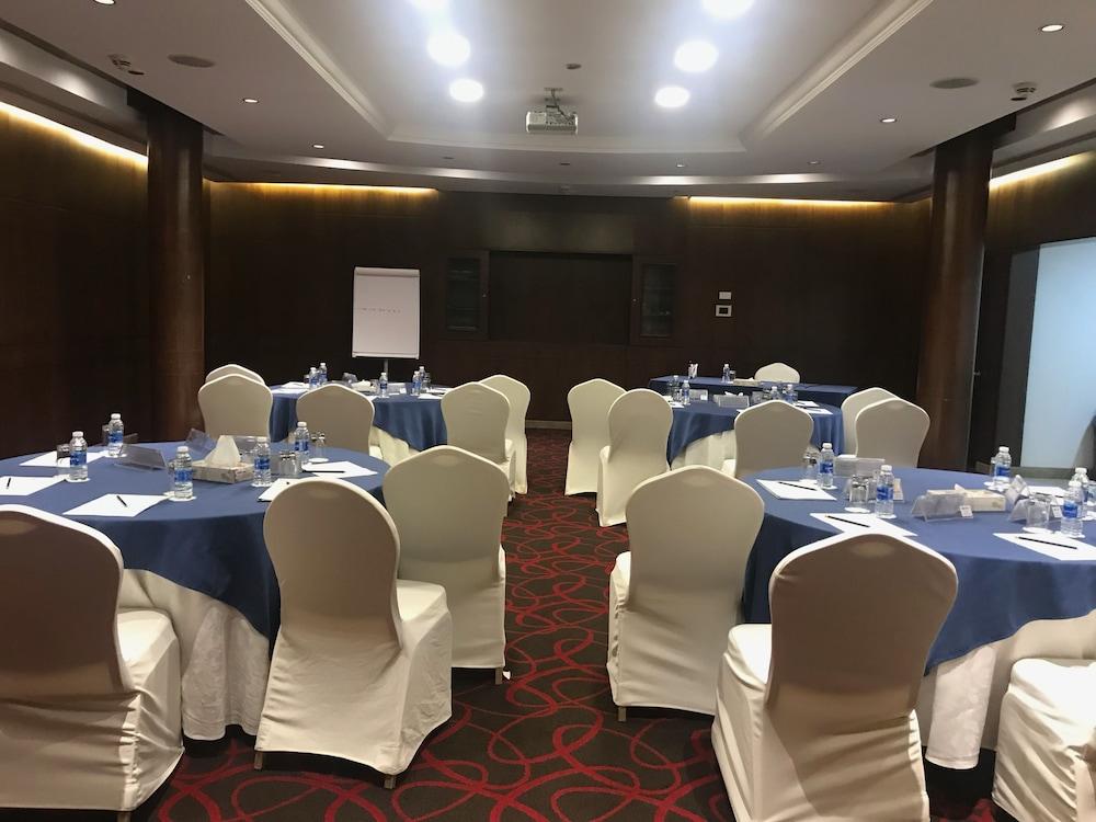 Carlton Al Moaibed Hotel Dammam Exteriör bild Meeting room