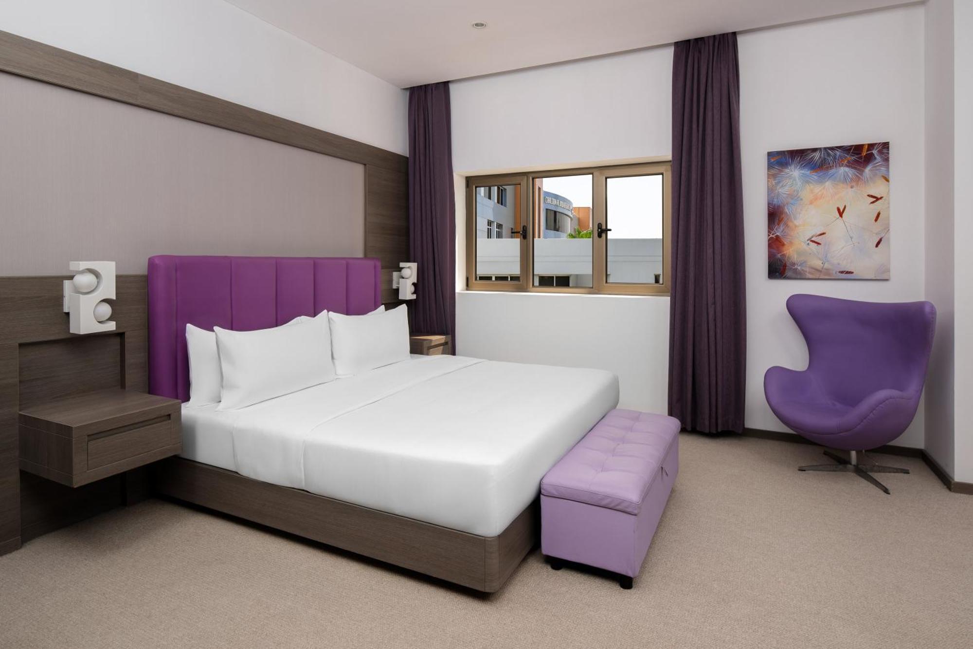 Carlton Al Moaibed Hotel Dammam Exteriör bild A bedroom at the hotel