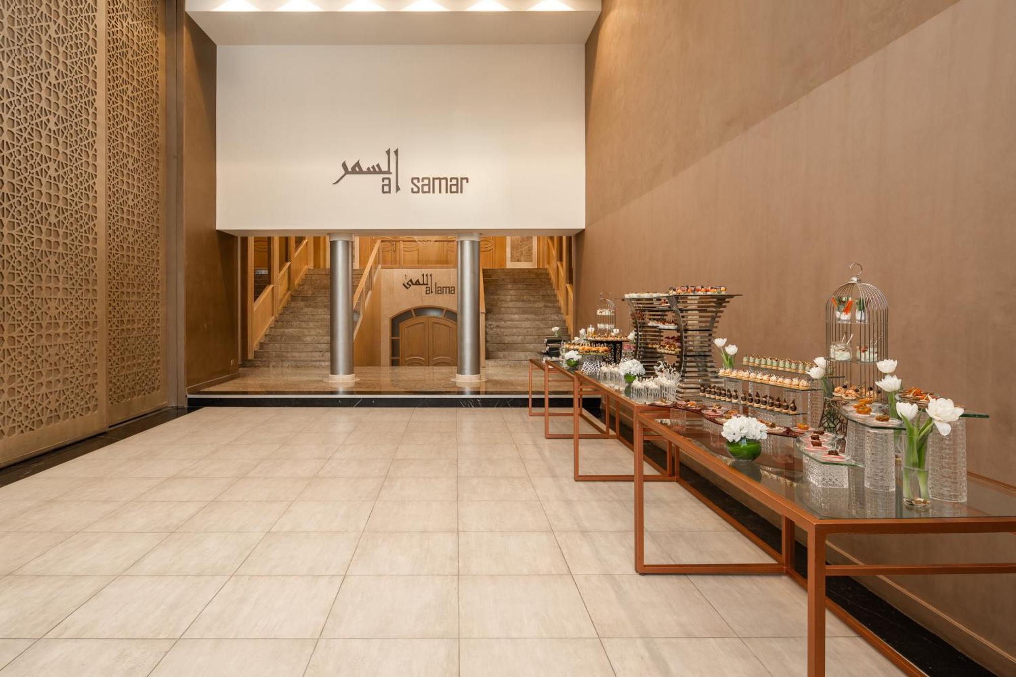 Carlton Al Moaibed Hotel Dammam Exteriör bild Entrance to the mall